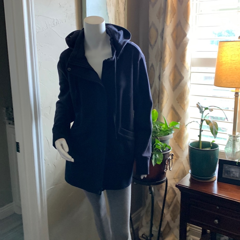 Black Coldwater creek hoodie / optional with front pockets
